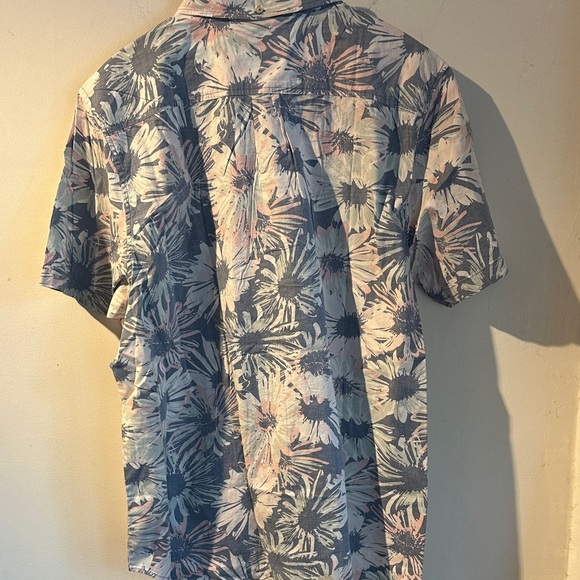 Chubbies Friday Shirt - The Sunset Harbor - Picture 6 of 6